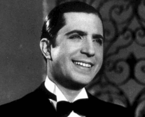 Carlos Gardel qui sourit
