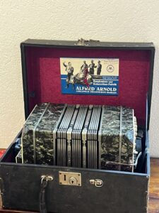 Bandoneon : de la marque mythique "Alfred Arnold".
